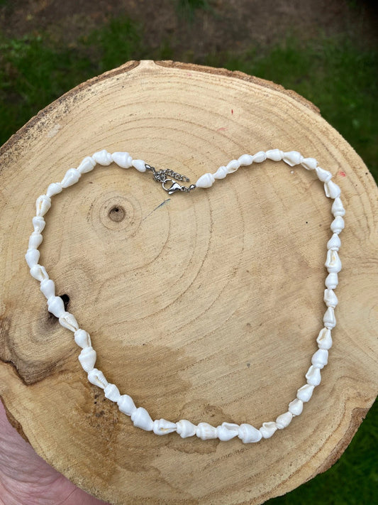 Jemný mušličkový náhrdelník