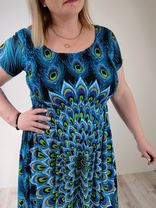 Ručně vyráběné šaty Paví mandala