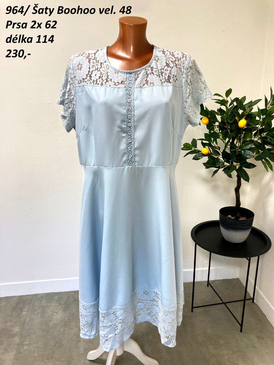 Krásné šaty Boohoo vel. 48