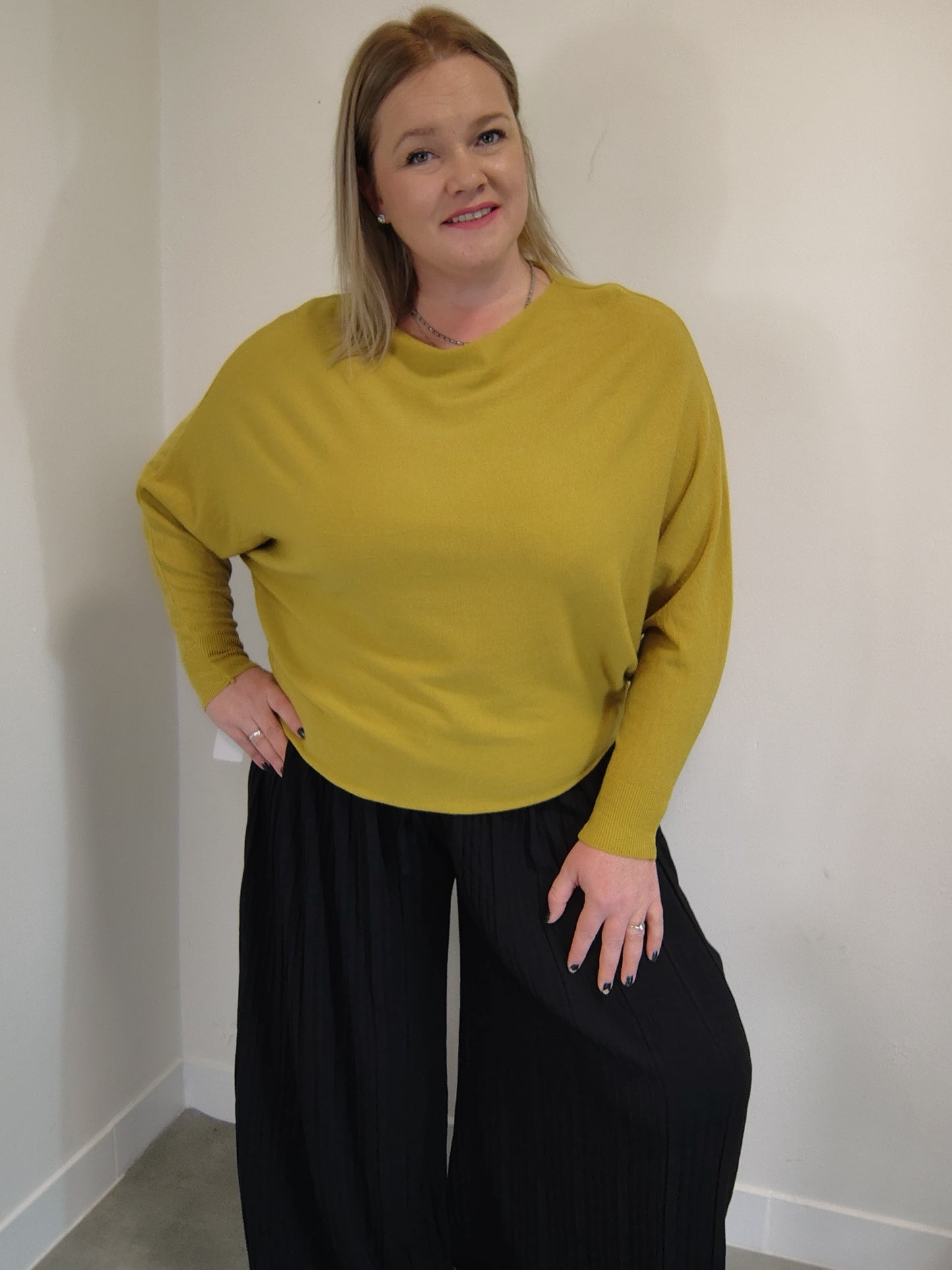 Hořčicový netopýří svetřík