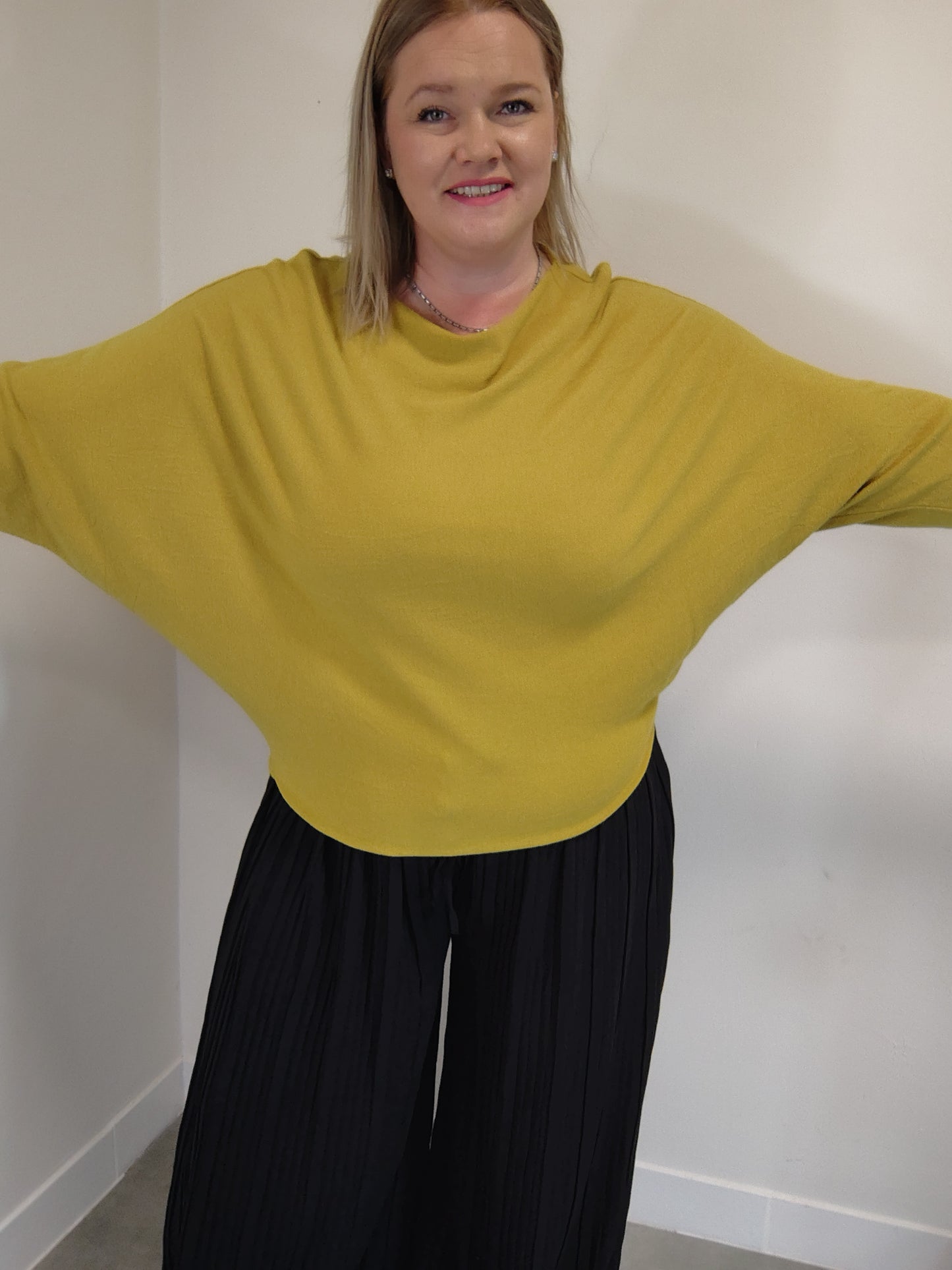 Hořčicový netopýří svetřík