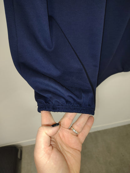 Modrá sukně, ve které se budete cítit volně celý den