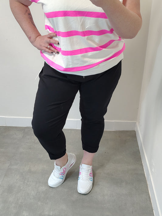 Pružné černé kalhoty