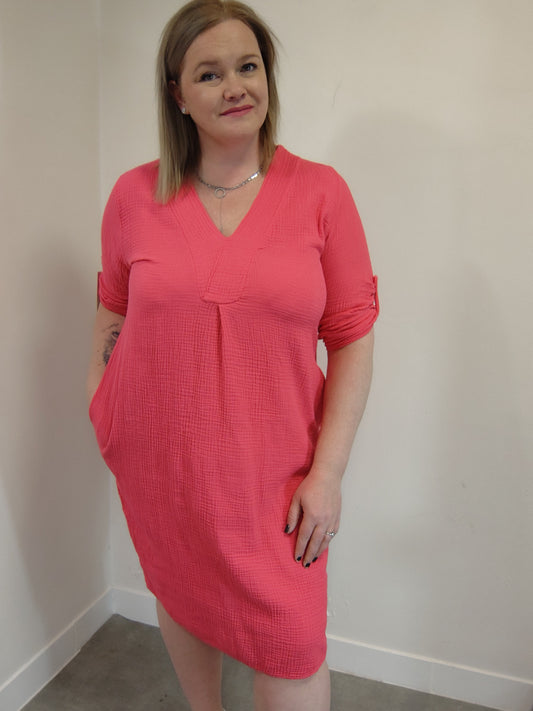 Lososvé mušelínové šaty