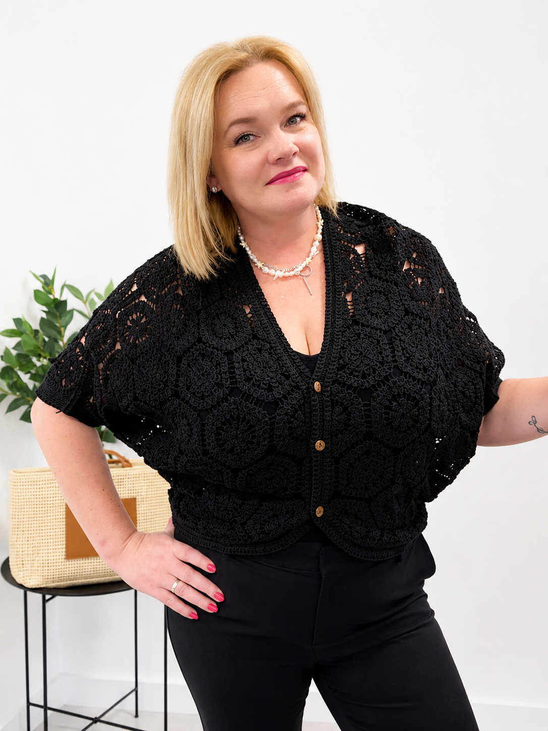 Boho elegantní háčkovaný kardigan – černý